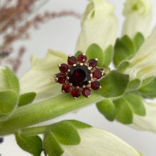 Load image into Gallery viewer, Garnet Flower ring
