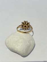 Load image into Gallery viewer, Garnet Flower ring
